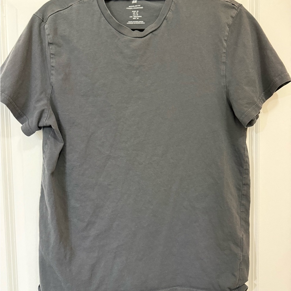 H&M Short Sleeve Crew Neck T-Shirt in Charcoal